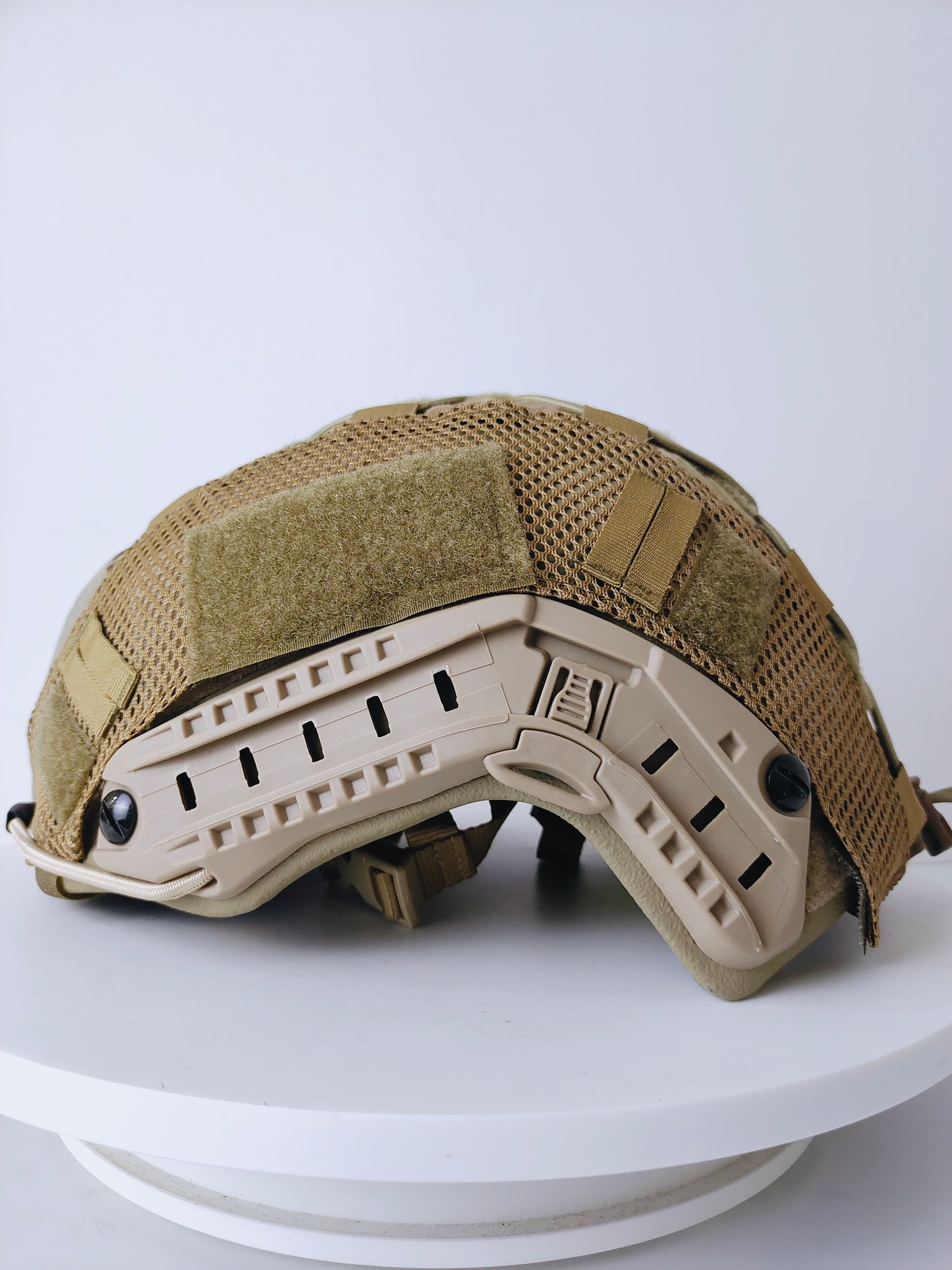 FAST helmet and helmet cover, tactical covering, multiple materials available, engineering plastic, fiberglass, PE fiber, Kevlar, CP camouflage color, regular upholstery, advanced protective equipment