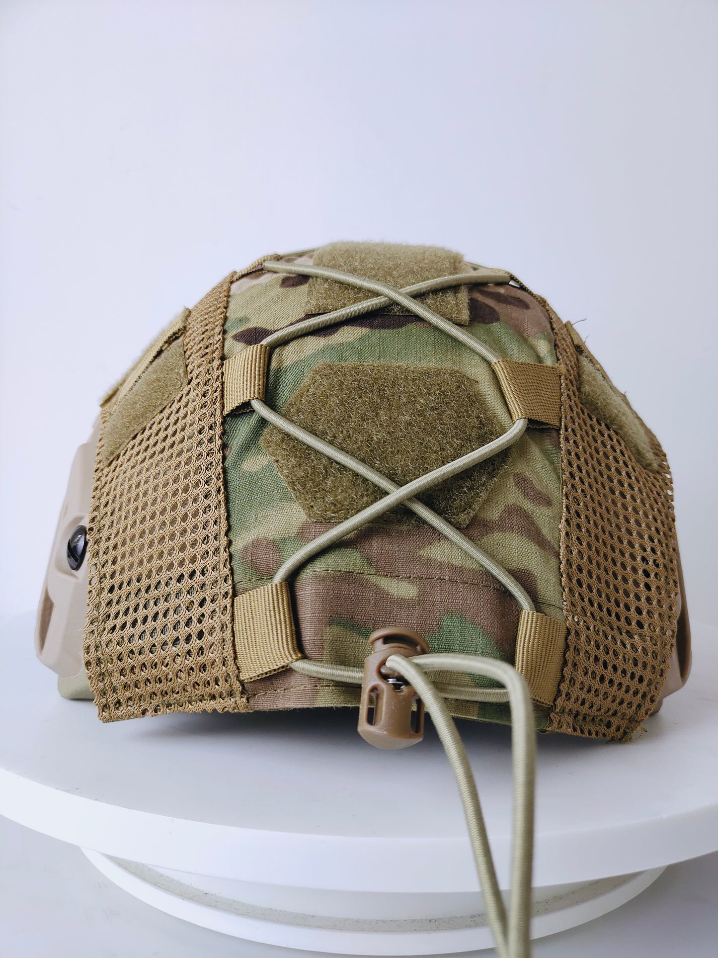 FAST helmet and helmet cover, tactical covering, multiple materials available, engineering plastic, fiberglass, PE fiber, Kevlar, CP camouflage color, regular upholstery, advanced protective equipment